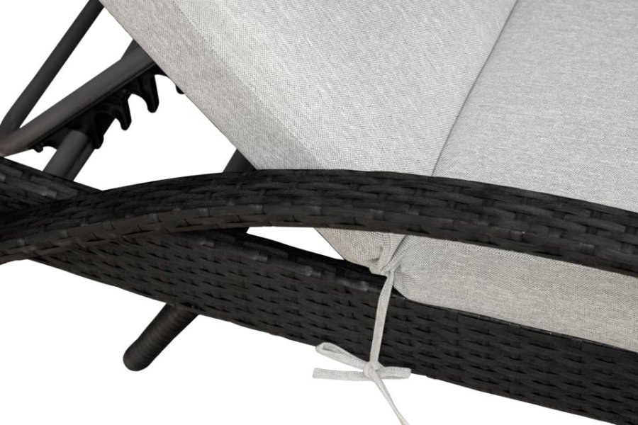 Redondo solstol, med pute - svart polyrattan og grtt stoff