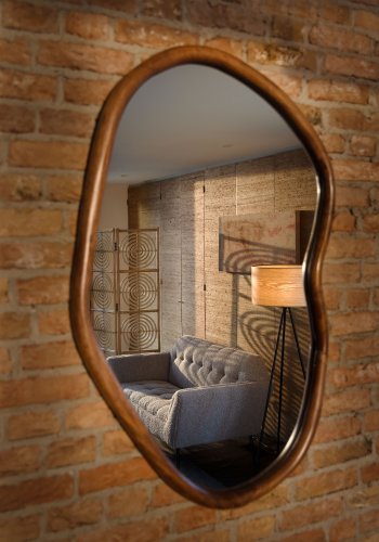 DUTCHBONE Ashley Wandspiegel, organisch – Spiegelglas und walnussfarbenes Mangoholz (100x73)