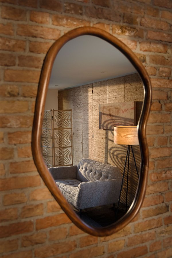 DUTCHBONE Ashley Wandspiegel, organisch – Spiegelglas und walnussfarbenes Mangoholz (100x73)