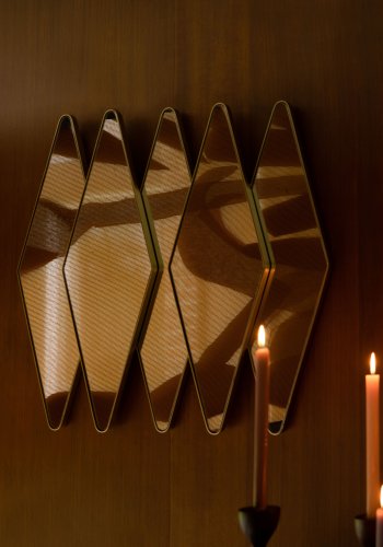 DUTCHBONE Kyoko veggspeil, diamantformet - speilglass og messingjern (70x77)