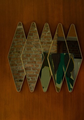 DUTCHBONE Kyoko veggspeil, diamantformet - speilglass og messingjern (70x77)