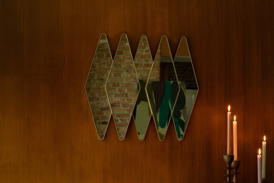 DUTCHBONE Kyoko veggspeil, diamantformet - speilglass og messingjern (70x77)