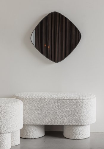 WHITE LABEL LIVING Mila veggspeil, firkantet - speilglass og svart metall (50x50)