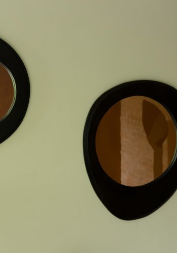 DUTCHBONE Aren Wandspiegel S, organisch – Spiegelglas und schwarzes Mangoholz (55x47)