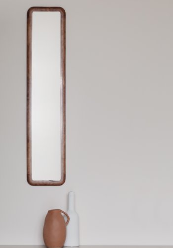 WHITE LABEL LIVING Nyko M veggspeil, rektangulrt - speilglass og brunt gummitre (120x26)