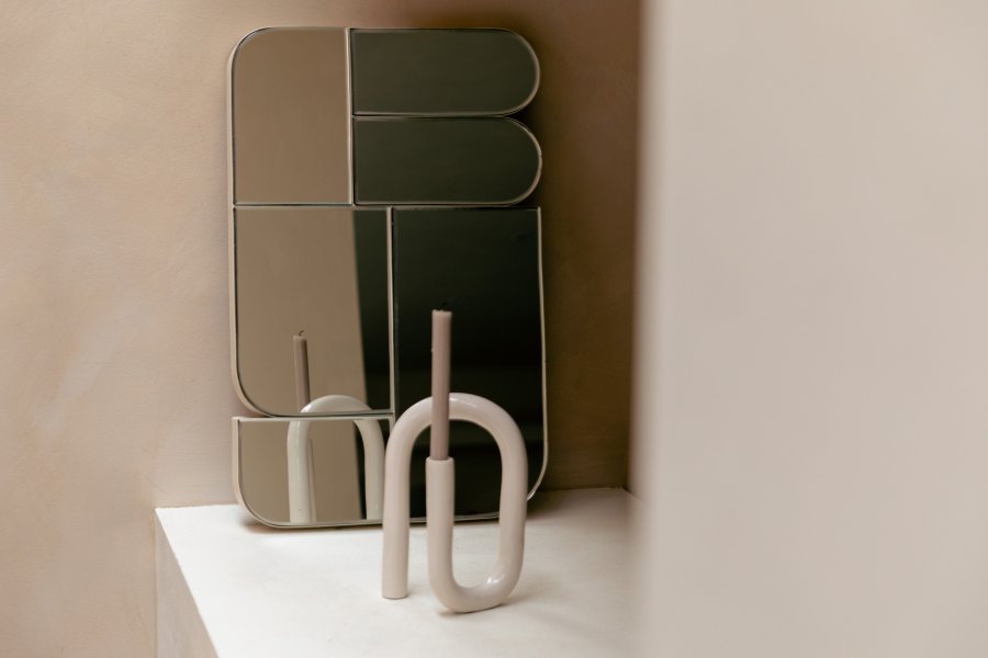 ZUIVER Glamour veggspeil, rektangulrt - speilglass og beige metall (45x70)