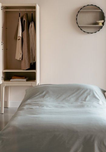 ZUIVER Bubbles veggspeil, rundt - speilglass og mrkebrunt jern (50)