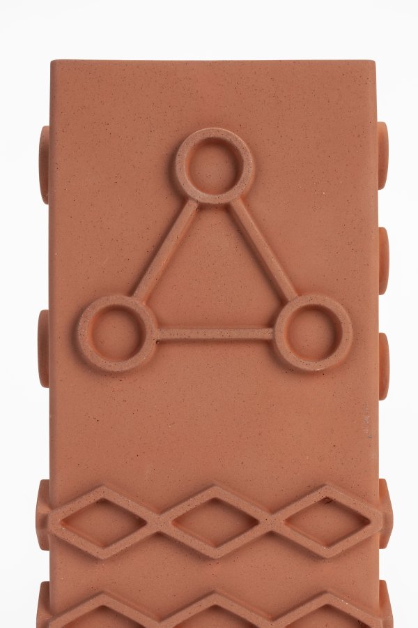 ZUIVER Grafisk vase, firkantet - terra betong