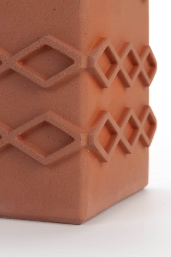 ZUIVER Grafisk vase, firkantet - terra betong