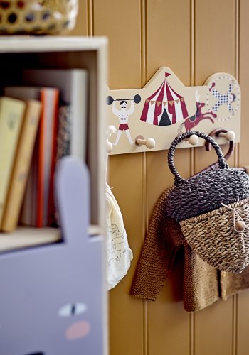 BLOOMINGVILLE MINI Calle Bücherregal, mit Schubladen – natürliches Mahagoni und Kiefer