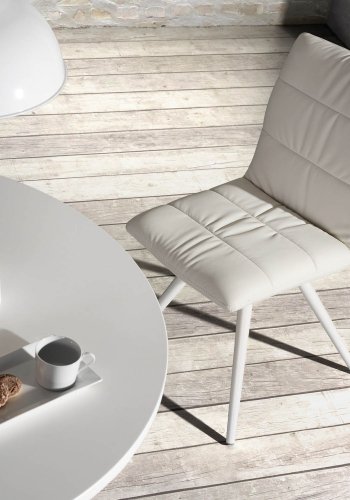 KAVE HOME Nori spisebord - hvit MDF og naturlig eik (120)