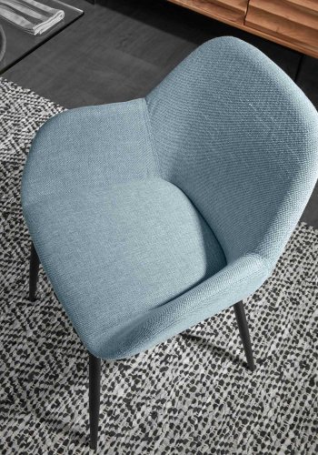 KAVE HOME Konna lenestol, med armlener - bltt stoff og sort stl