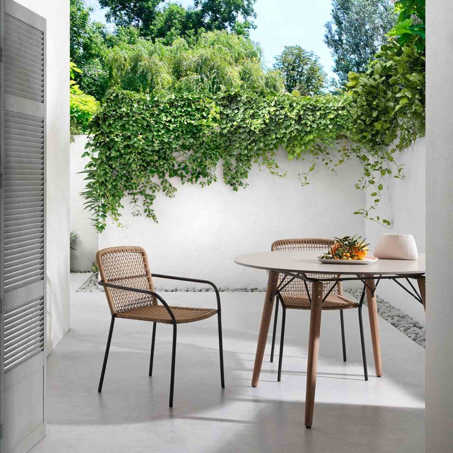 KAVE HOME Boomer spisestuestol med armlener - beige tau og stl