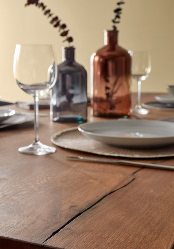 KAVE HOME Ametyst spisebord - naturlig eik og sort stl (160x90) 