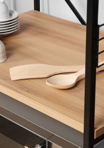FUNZI LIVING Anemon Küchenregal, m. 4 Regale - kieferfarbenes Melamin und schwarzes Metall