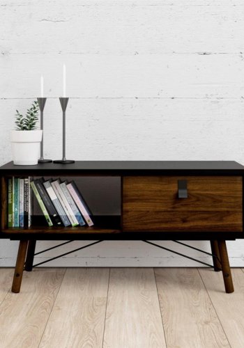 TVILUM Ry Couchtisch, mit Schublade � Walnuss/Schwarzfolie und Naturholz (101,8 x 48,2)