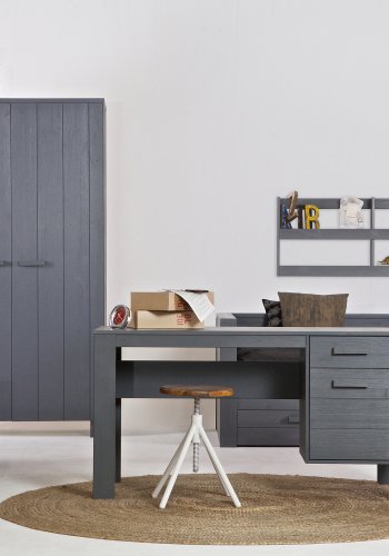 WOOOD Dennis garderobe for barn, m. 2 drer, 4 hyller og en hengestang - stlgr furu