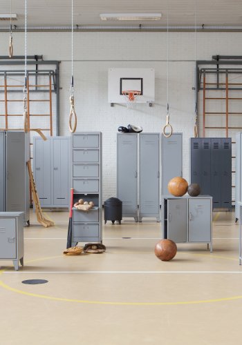 WOOOD Stijn Garderobeskap, m. 2 drer og 8 hyller - stlgr furu