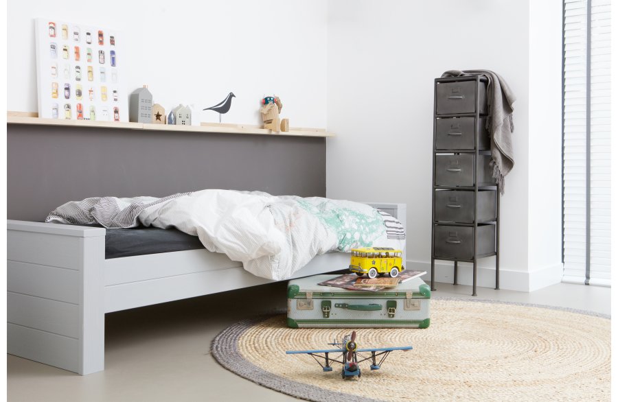 TRE Dennis juniorsengeramme, ekskl. spaltebunn, madrass og skuff - betonggr furu (90x200)