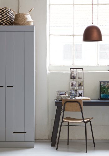 WOOOD Connect garderobe, m. 2 drer, 1 hylle, 1 hengestang og 2 skuffer - betonggr furu