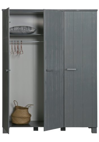 WOOOD Dennis garderobe for barn, m. 3 drer, 5 hyller og 1 hengerstang - stlgr furu