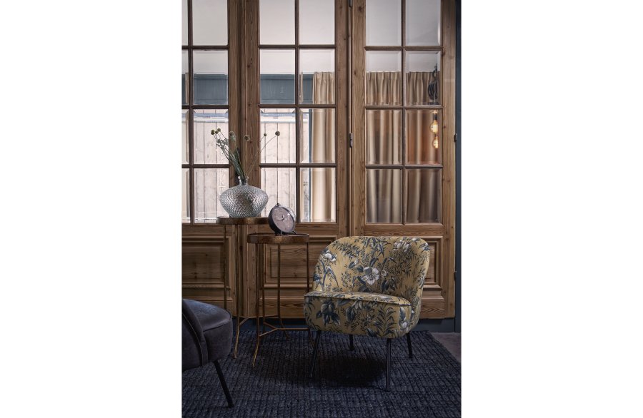 WOOOD Vogue lenestol - sennepsgul flyelspolyester med valmuetrykk og sort metall