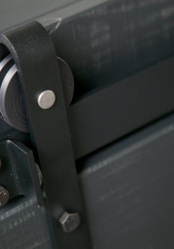 VTWONEN Slide lveskap, m. 1 skyvedr, 4 skuffer og 4 hyller - sort furu