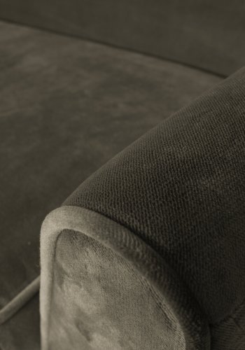 WOOOD Rocco XL sofa - varm grnn polyesterflyel og svart bketre