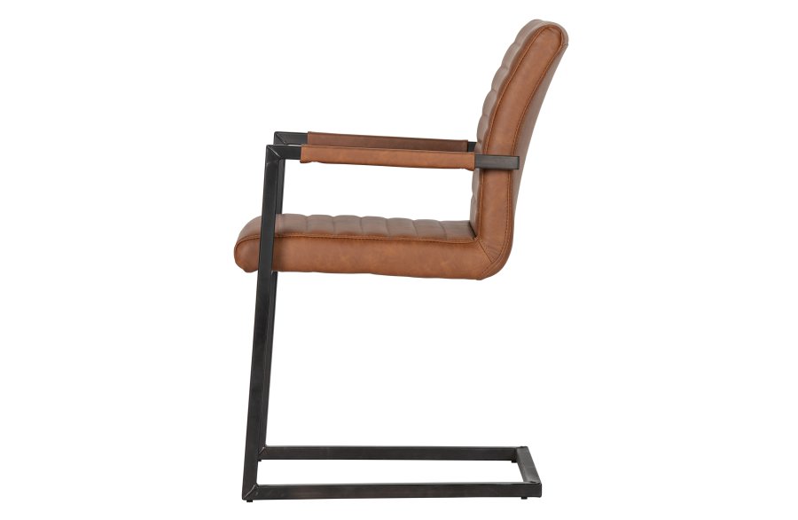 WOOOD Bas Esszimmerstuhl, mit Armlehnen – Vintage Cognac PU und schwarzes Metall