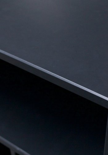 WOOOD EKSKLUSIV James musikkbokhylle, liten - svart furu- og valntttrykk (60x44)