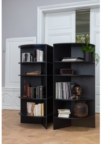WOOOD EKSKLUSIVT Trian Tower bokhylle, halvrund - svart ask (100x76)