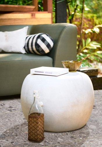 VTWONEN Pebble salongbord for inne og ute, rundt - hvit fiberleire (50)