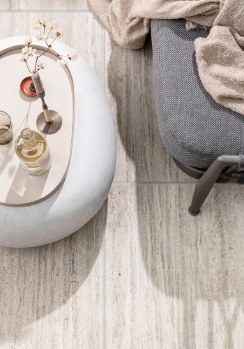 VTWONEN Pebble salongbord for inne og ute, ovalt - hvit fiberleire (65x49)