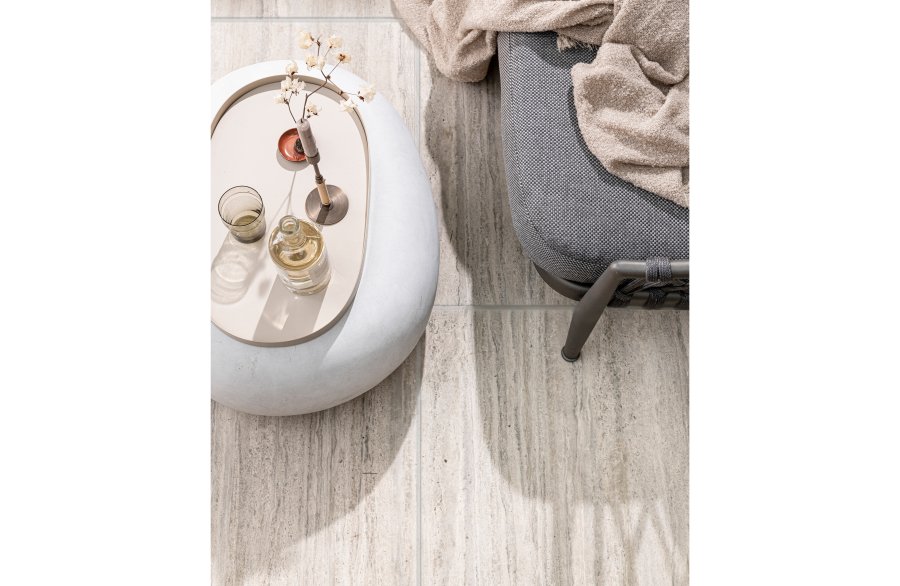 VTWONEN Pebble salongbord for inne og ute, ovalt - hvit fiberleire (65x49)