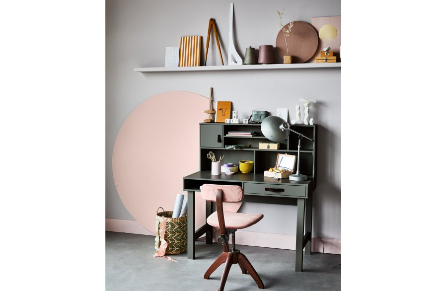 VTWONEN Scene barnepult, m. 1 dr, 1 skuff og hyller - grnnspetonet furu (110x58)