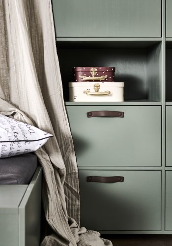 VTWONEN Scenegarderobe for barn, m. 2 drer, hyller og 4 skuffer - grnnspetonet furu