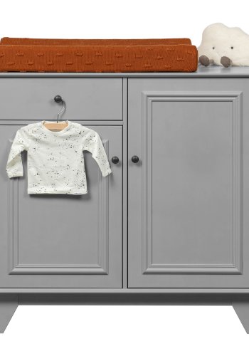 WOOOD Lily skap, m. 2 drer, 1 skuff og to hyller - varm gr furu