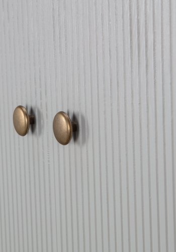 WOOOD Madu TV-bord, m. 4 drer og 2 hyller - skygr furu og metall (160x46)