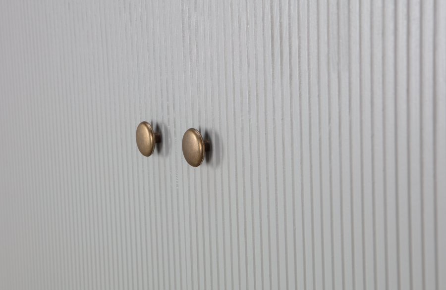 WOOOD Madu TV-bord, m. 4 drer og 2 hyller - skygr furu og metall (160x46)