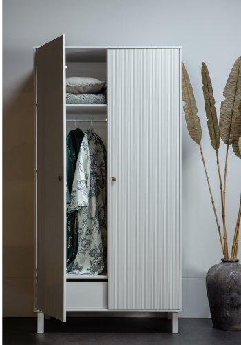 WOOOD Madu garderobe, m. 2 drer, 1 skuff, 3 hyller, 1 hengerstang - skygr furu og metall