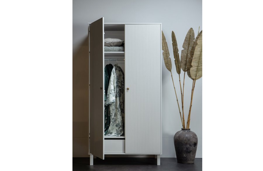 WOOOD Madu garderobe, m. 2 drer, 1 skuff, 3 hyller, 1 hengerstang - skygr furu og metall