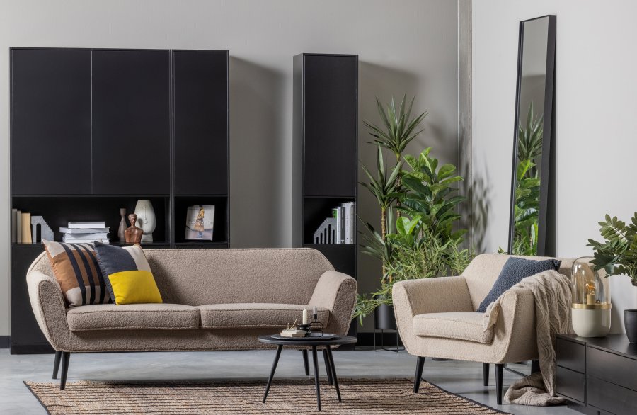 TRE EKSKLUSIV Finca skap, m. 2 drer, 3 hyller, 1 pent rom - dyp svart furu (B:40)