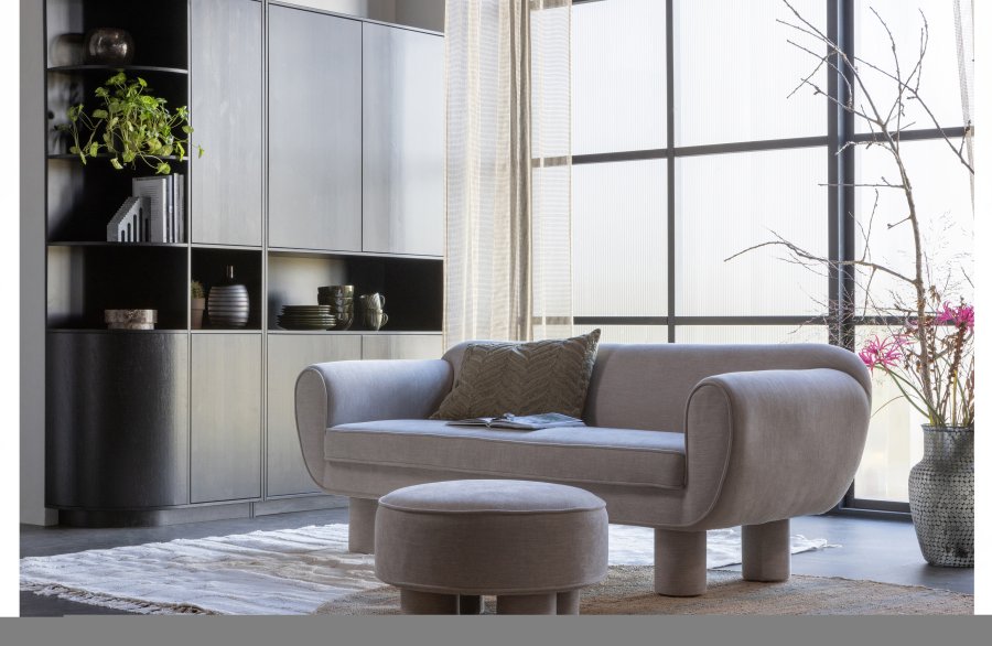 TRE EKSKLUSIV Finca skap, m. 4 drer, 3 hyller, 1 pent rom - dyp svart furu (B:110)