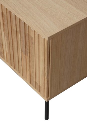 WOOOD EKSKLUSIV Ny Gravure TV-bord, m. 2 trykk for  pne drer - naturlig eikefiner og svart metall (B:100)