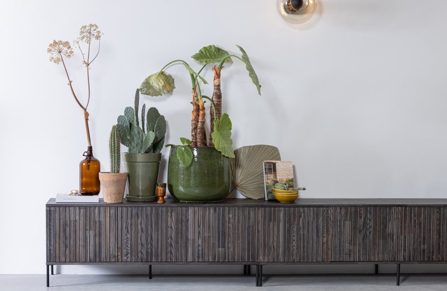 WOOOD EKSKLUSIV Ny Gravure TV-bord, m. 3 trykk for  pne drer - espresso askefiner/svart metall (B:150)