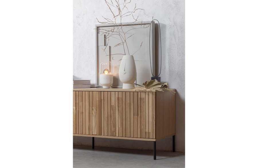 WOOOD EKSKLUSIV Ny Gravure TV-bord, m. 3 trykk for  pne drer - naturlig eikefiner og svart metall (B:150)