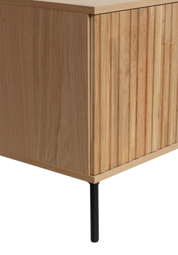 WOOOD EKSKLUSIV Ny Gravure TV-bord, m. 3 trykk for  pne drer - naturlig eikefiner og svart metall (B:150)