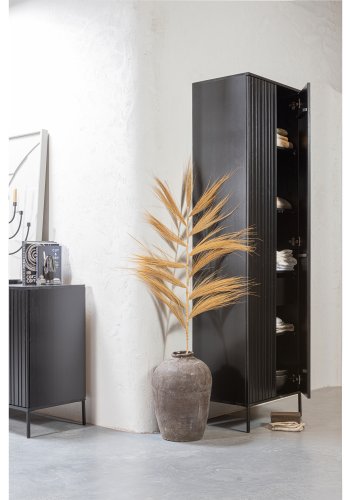 WOOOD EXCLUSIVE Nytt Gravure-skp, w. 2 tryck för att öppna dörrar och 1 lda - svart furu och svart metall