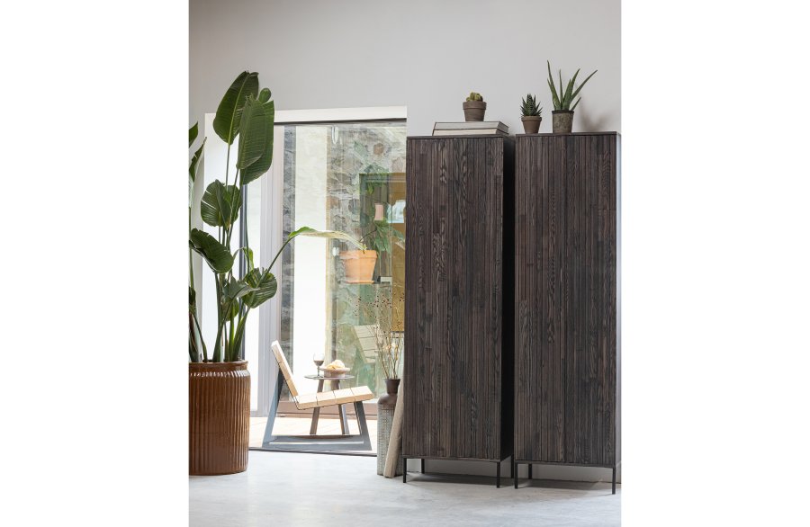 WOOOD EKSKLUSIV Nytt gravure skap, m. 2 trykk for  pne drer, 1 skuff - espresso askefiner/svart metall