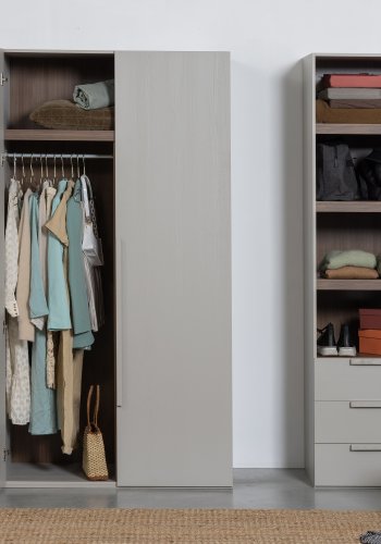 WOOOD Ren garderobe, m. 1 dr, 3 hyller og 3 skuffer - steingr valntt finish